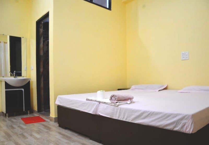 Food & Accommodation at Rishikesh Nath Yogshala